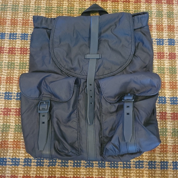 Herschel Small Travel Backpack - Picture 1 of 8